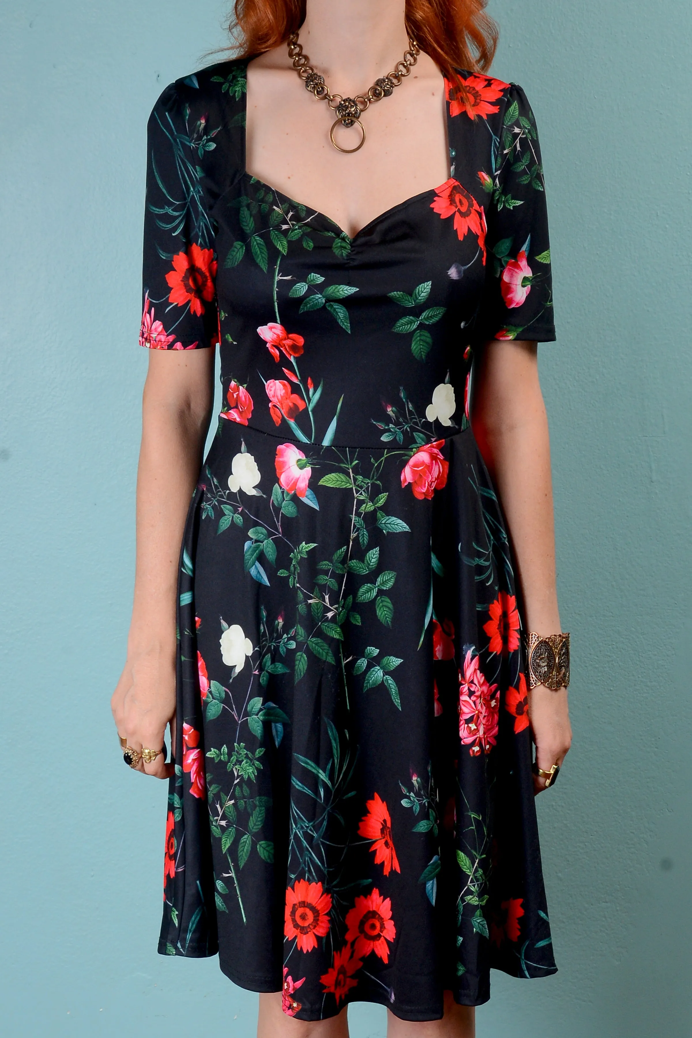 1940s Vintage inspired red roses sweetheart neckline fit and flare dress SM