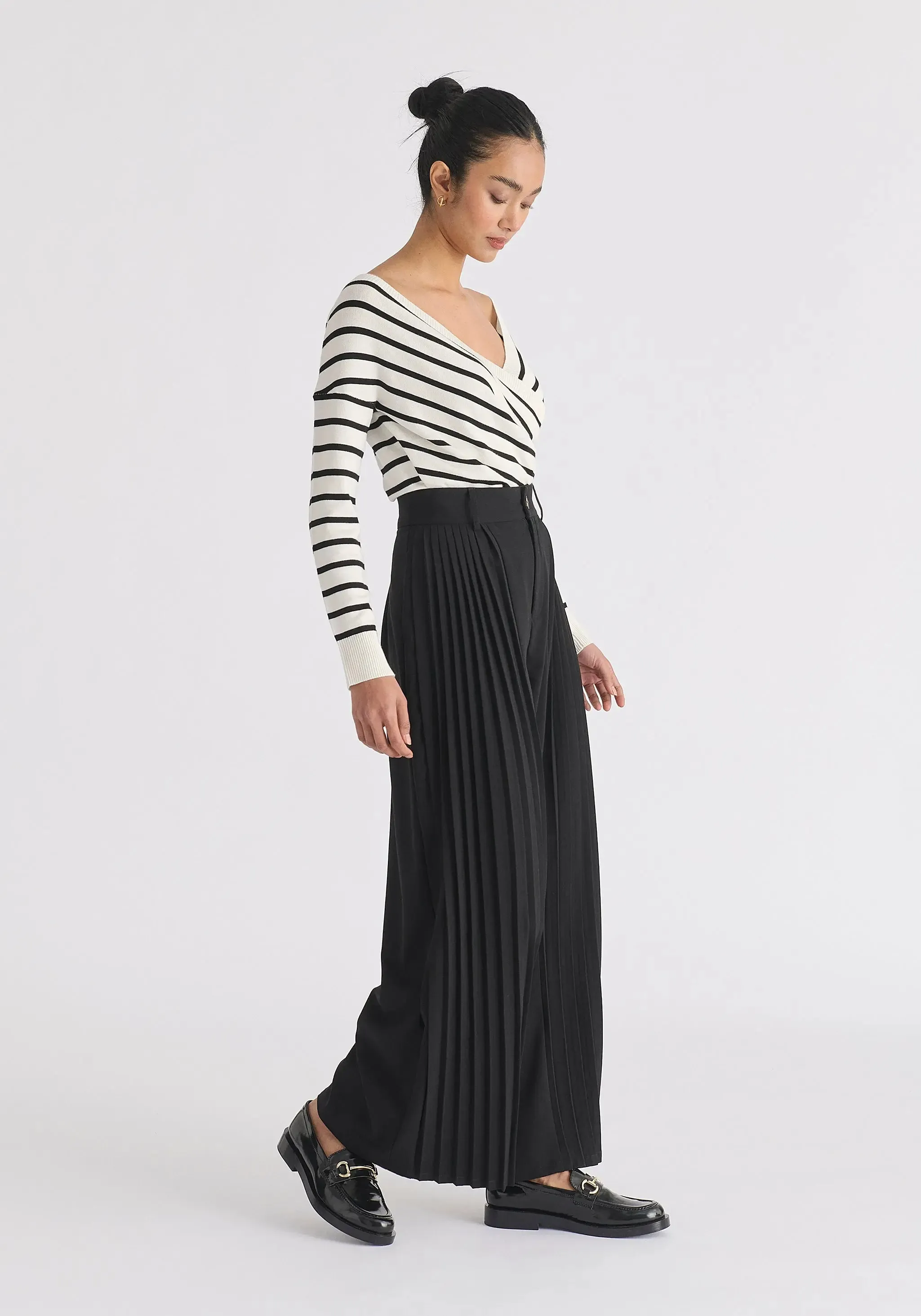 Black Pleated Wide Leg Trousers