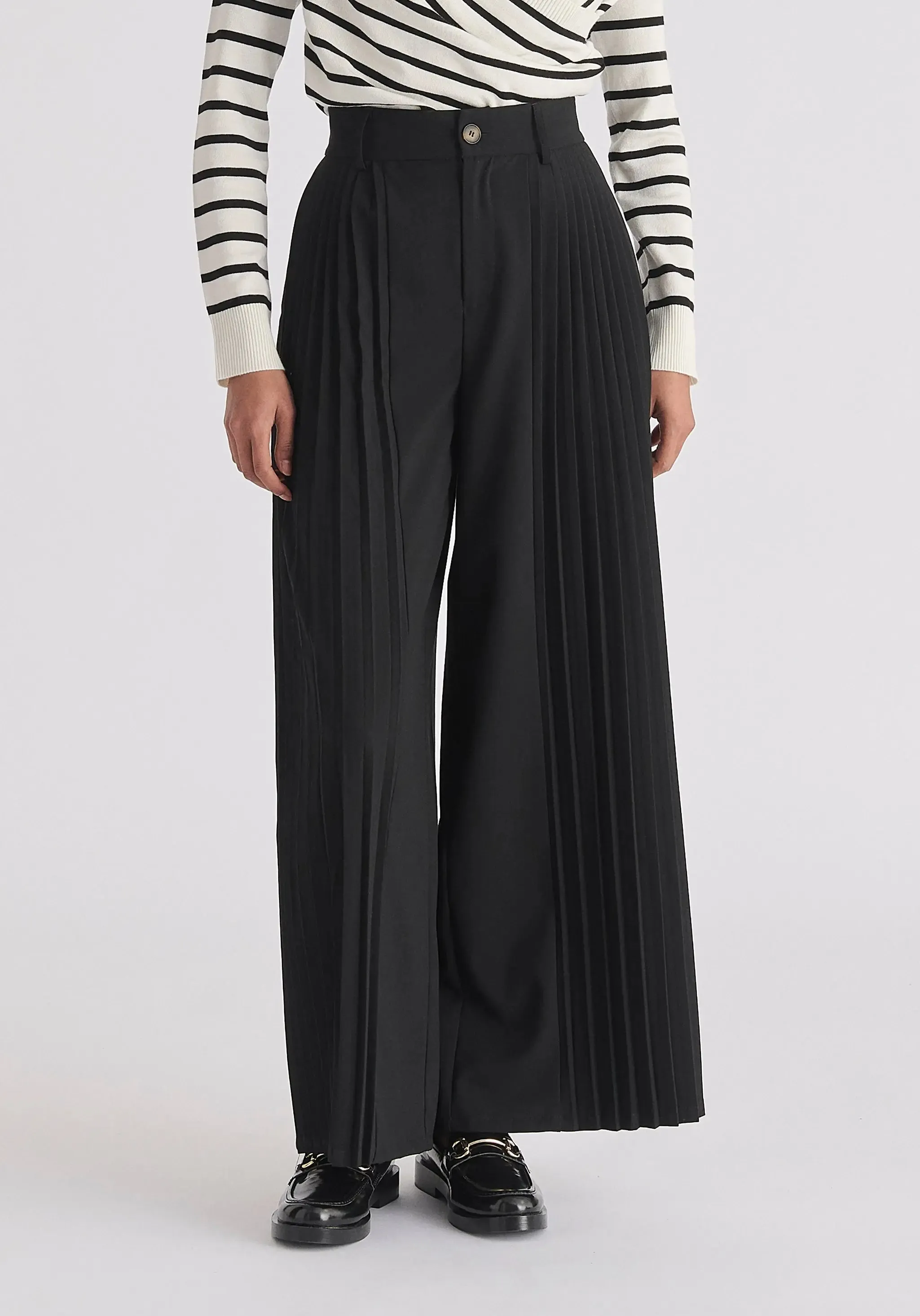 Black Pleated Wide Leg Trousers