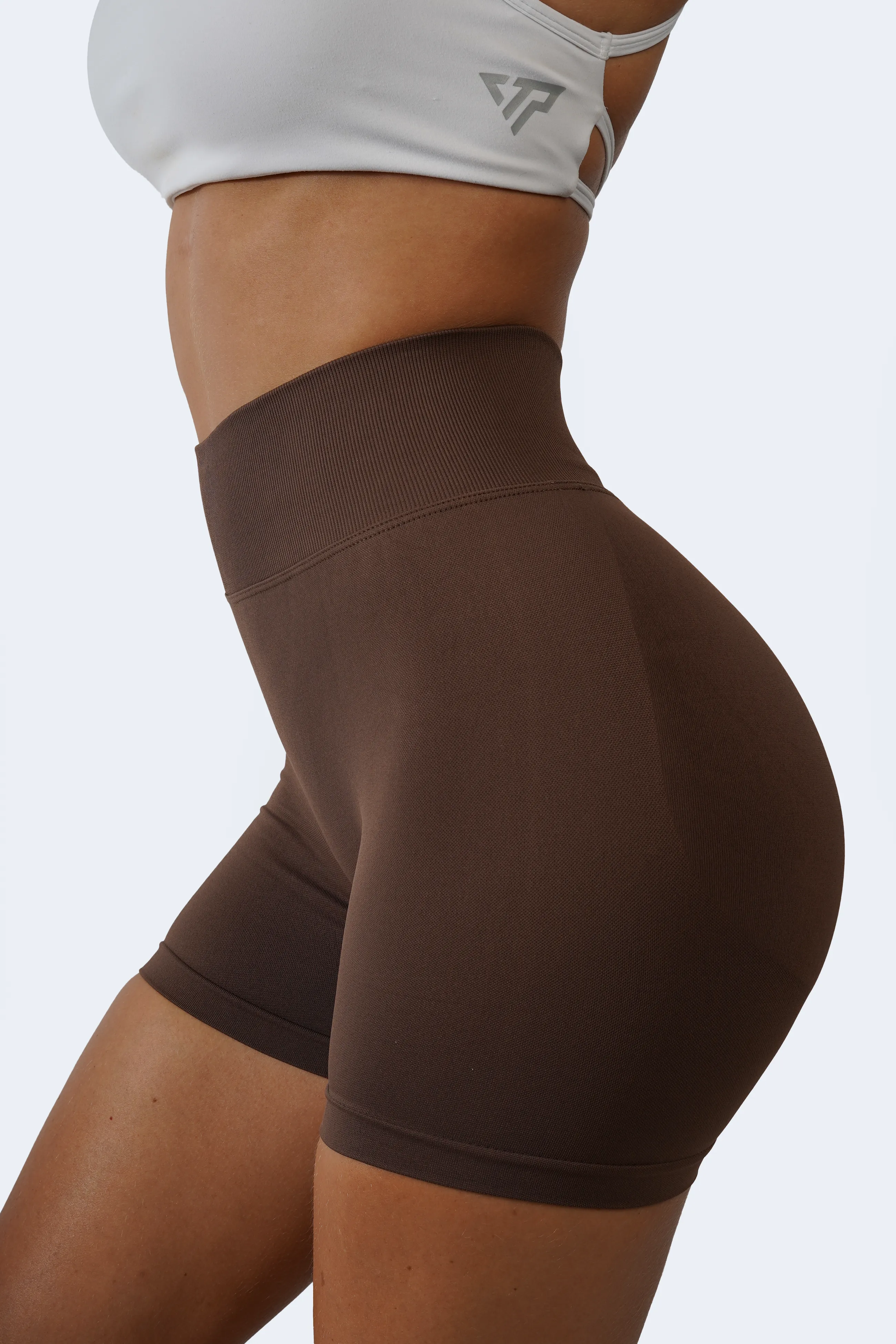 CORE SCRUNCH SHORTS - ESPRESSO