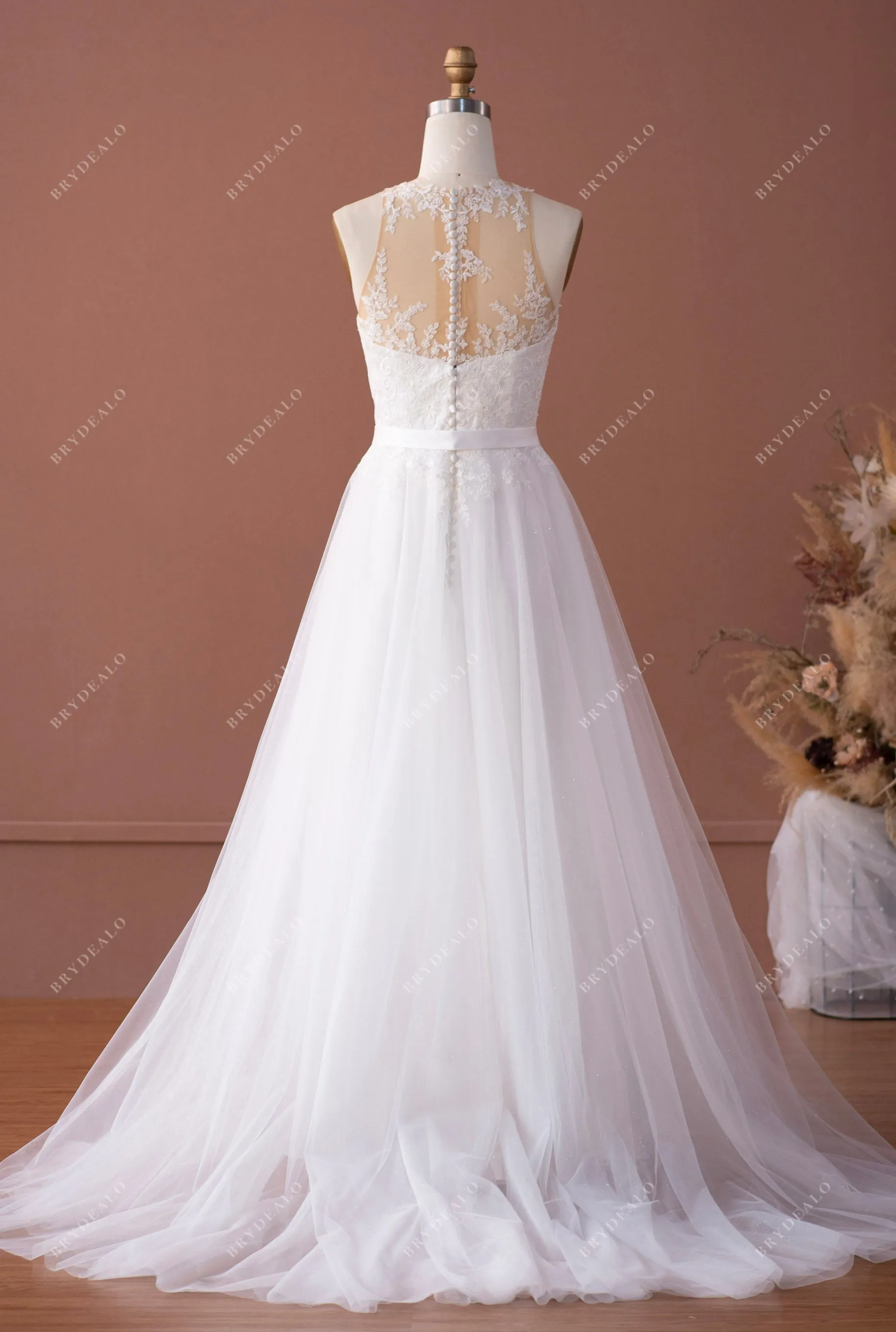 Delicate Lace A-Line Wedding Dress