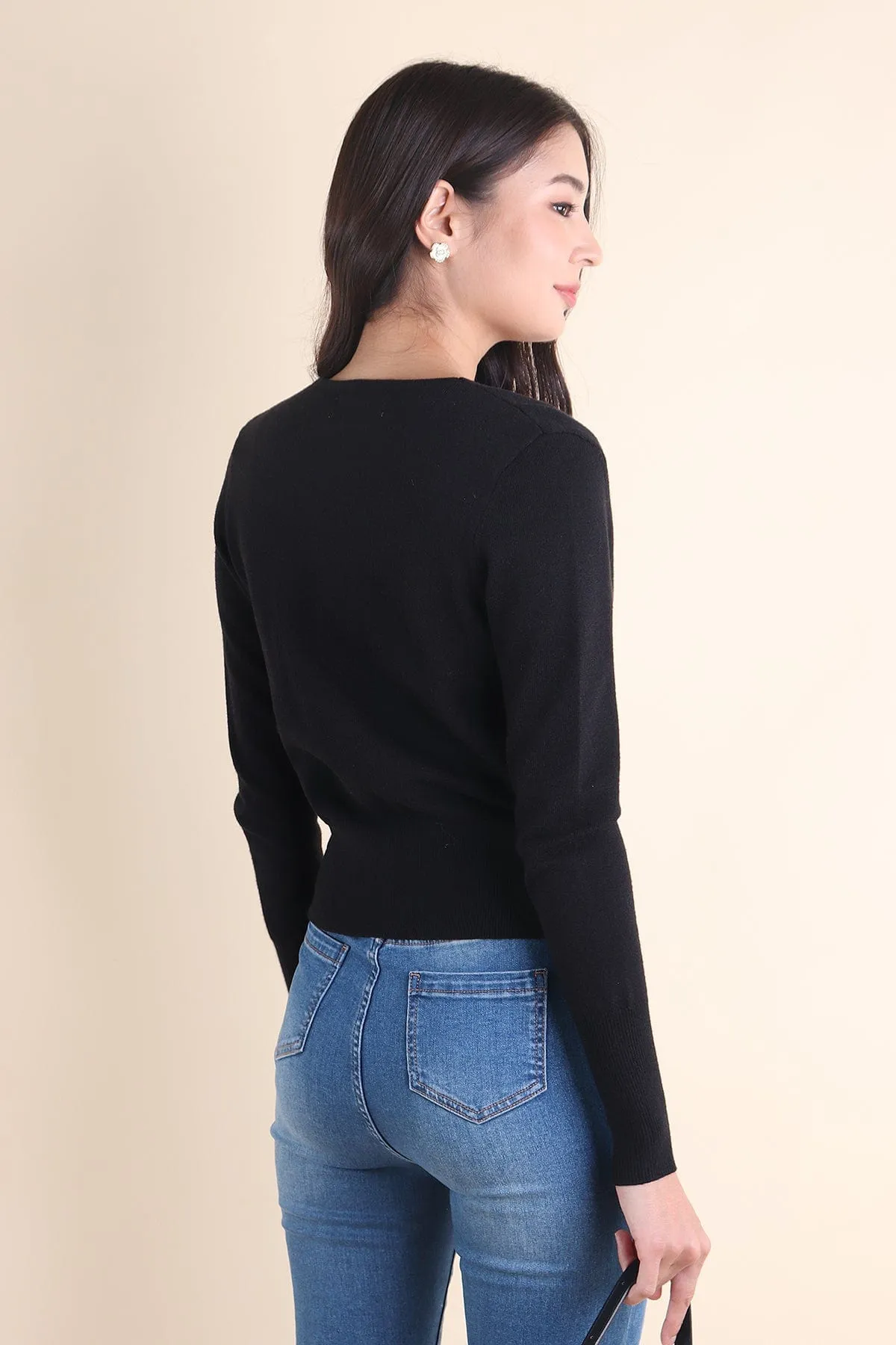 LES INES KNIT CARDIGAN IN BLACK