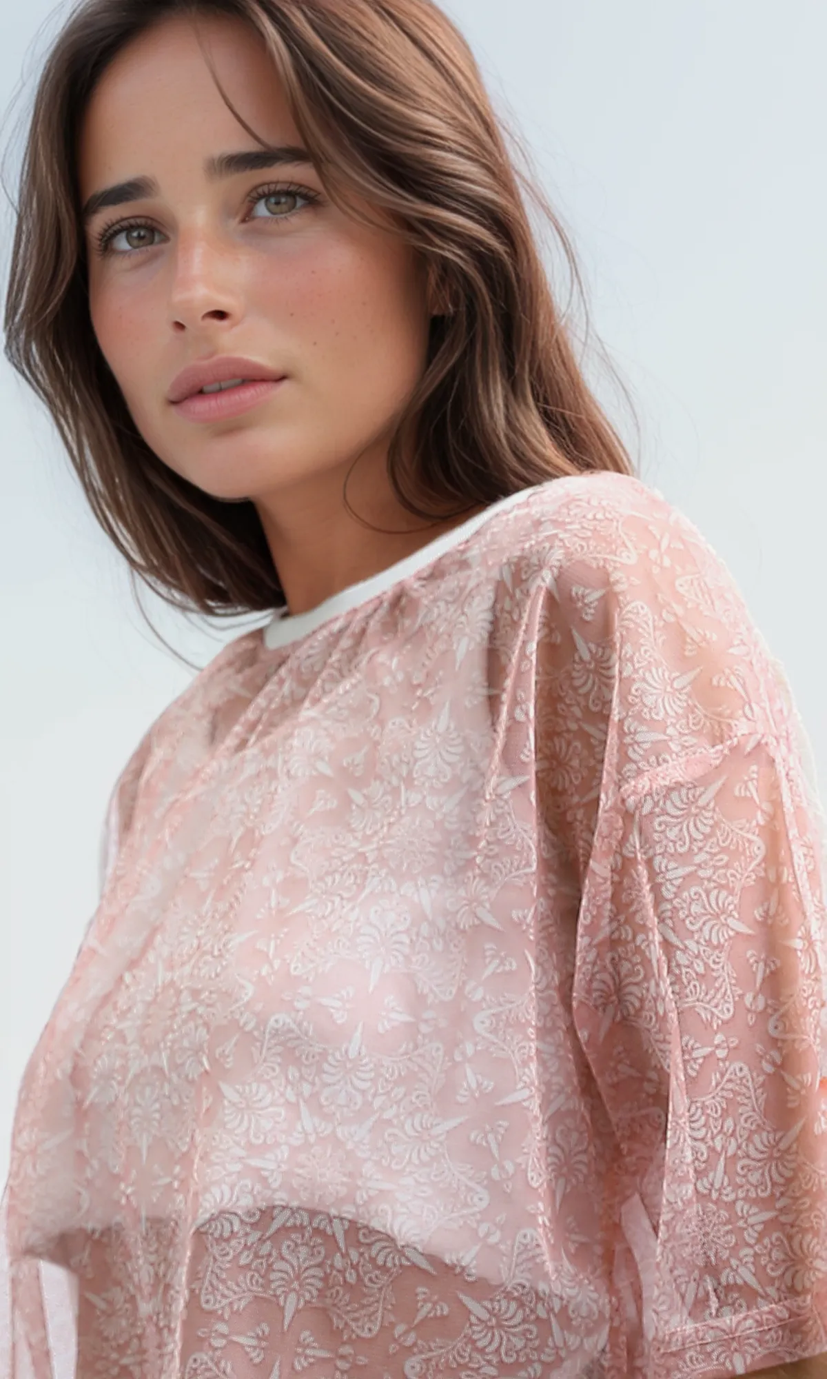 O191364 Light Simone Chiffon Top Round Neck