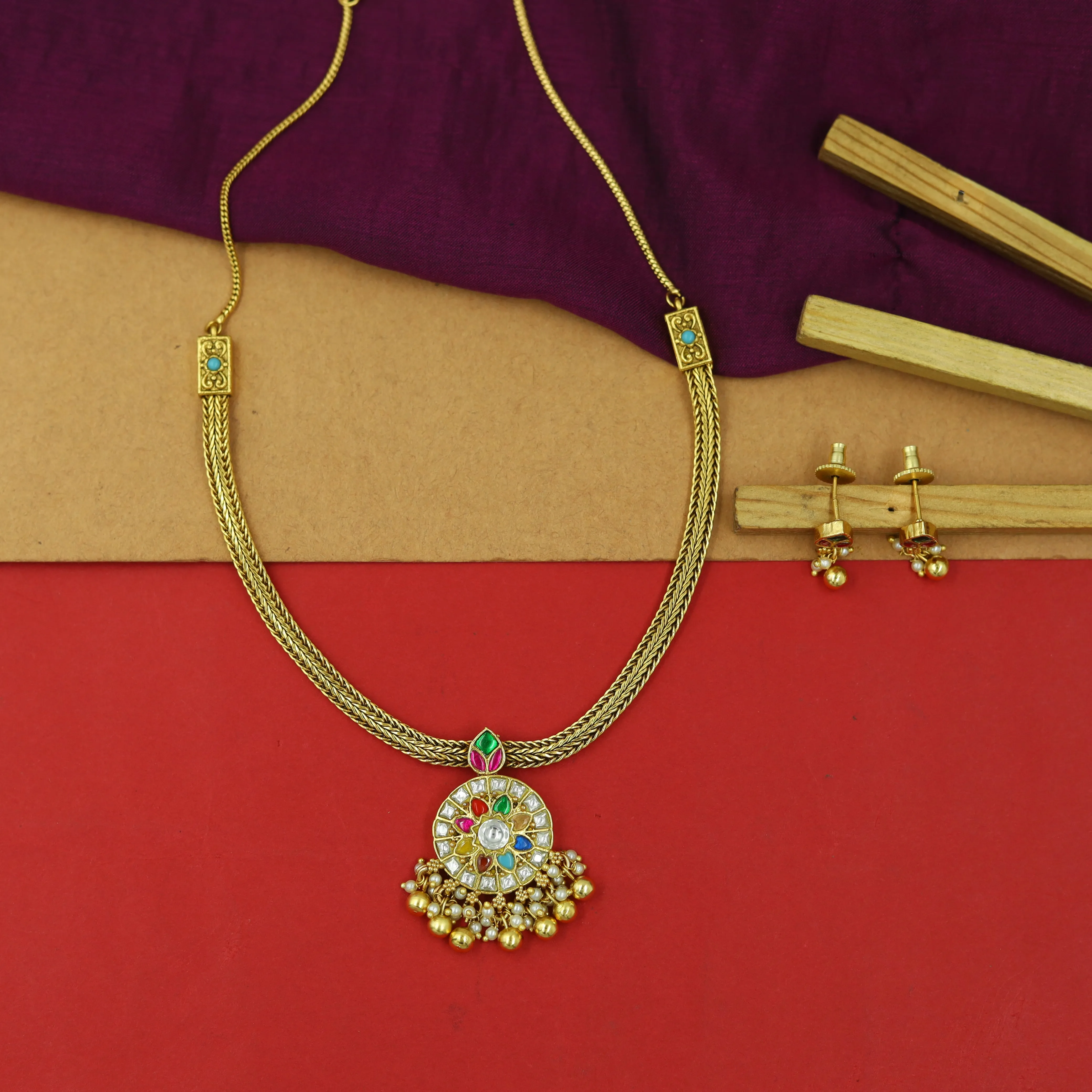 Round Neck Antique Gold Plated Necklace Set 16709-28