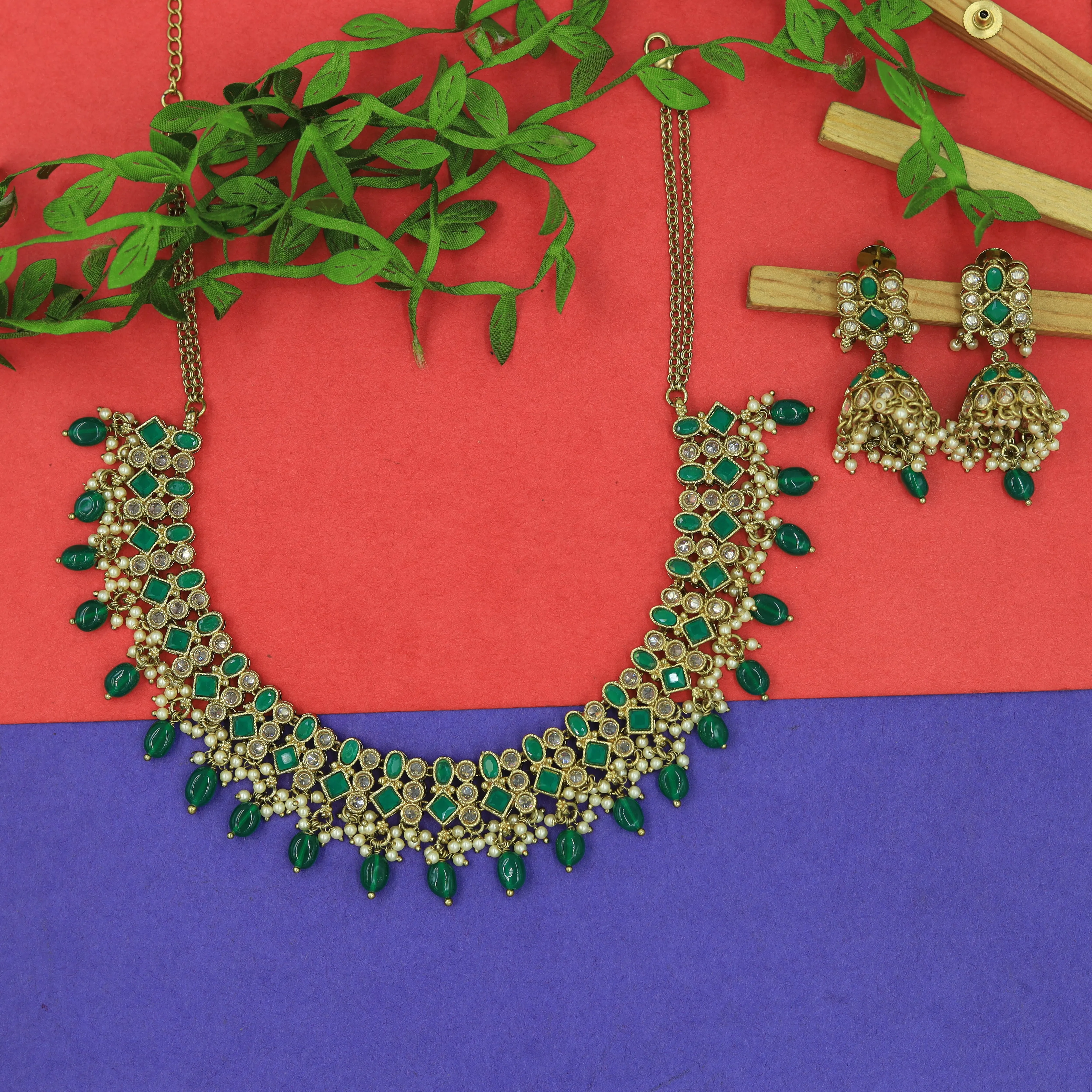 Round Neck Antique Necklace Set 3693-28