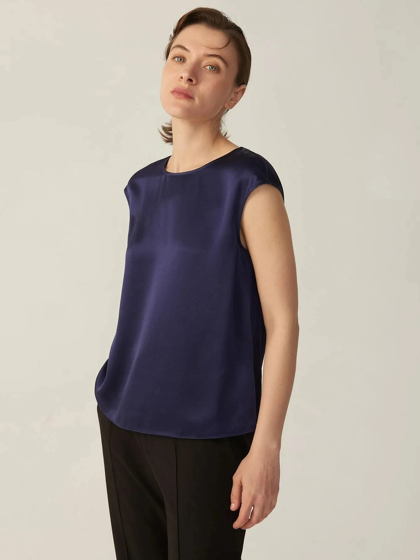 Simple Pure 100% 22mm Mulberry Silk Grade 6a Sleeveless  Silk T Shirt for Women