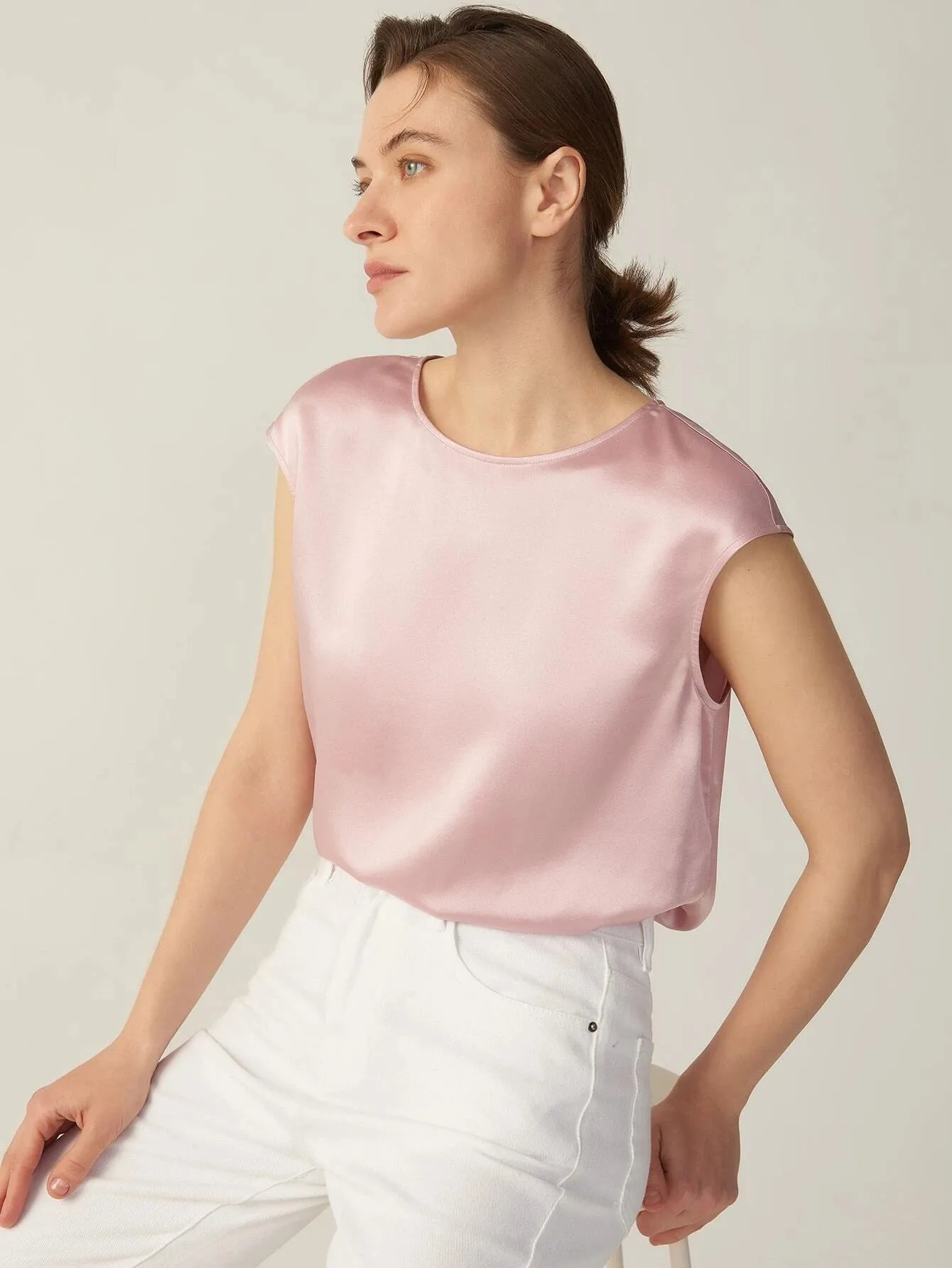 Simple Pure 100% 22mm Mulberry Silk Grade 6a Sleeveless  Silk T Shirt for Women