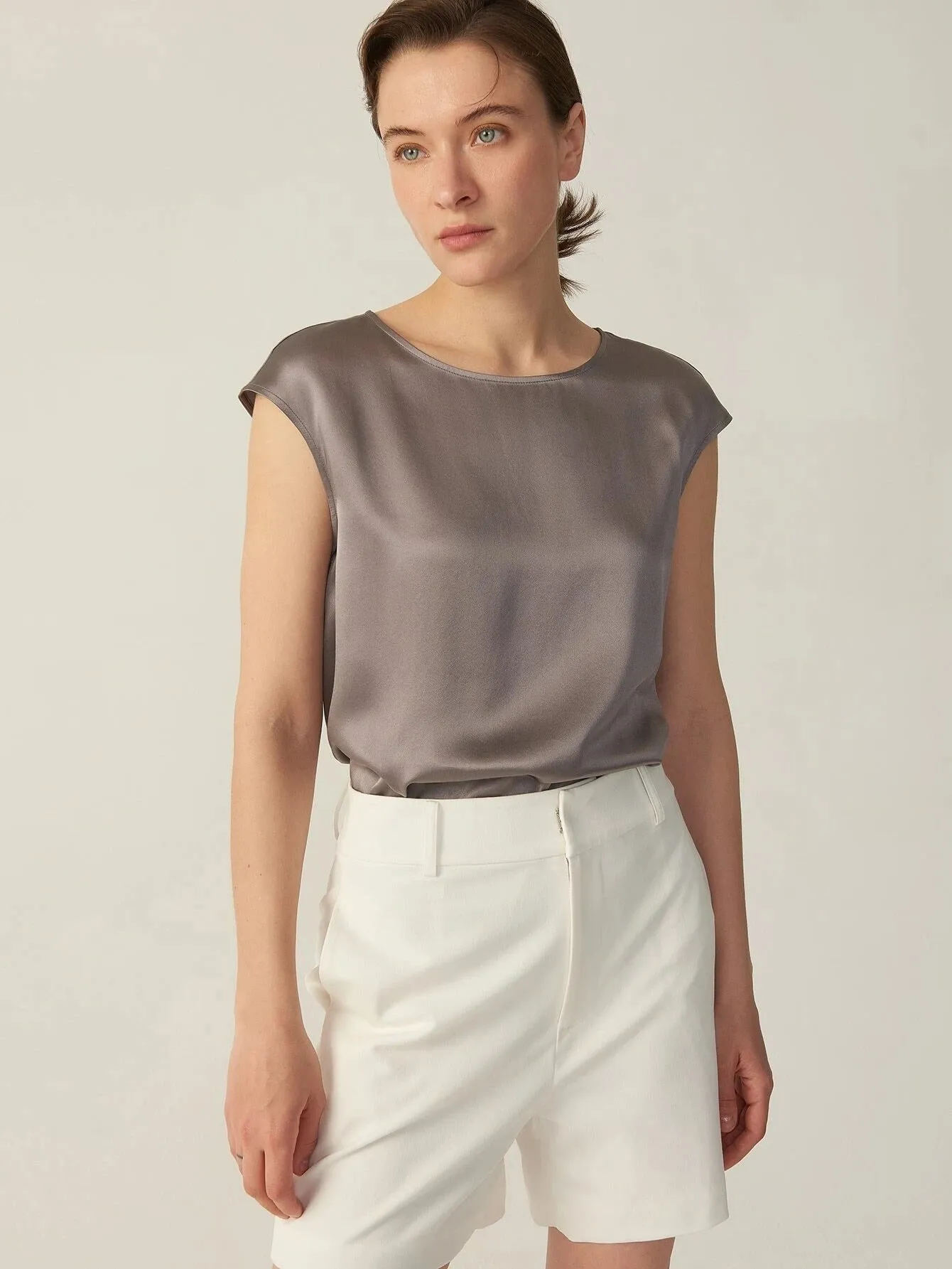 Simple Pure 100% 22mm Mulberry Silk Grade 6a Sleeveless  Silk T Shirt for Women