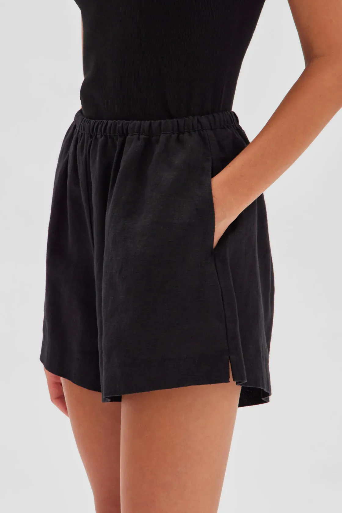 STELLA LINEN SHORT | BLACK